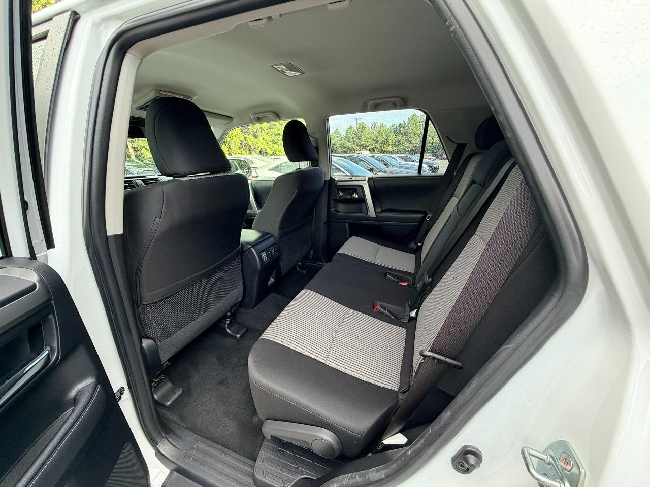 Toyota 4Runner SR5 2024