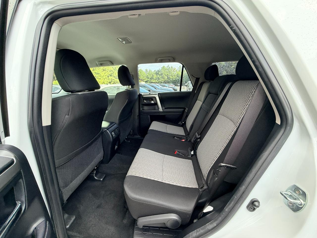 Toyota 4Runner SR5 2024