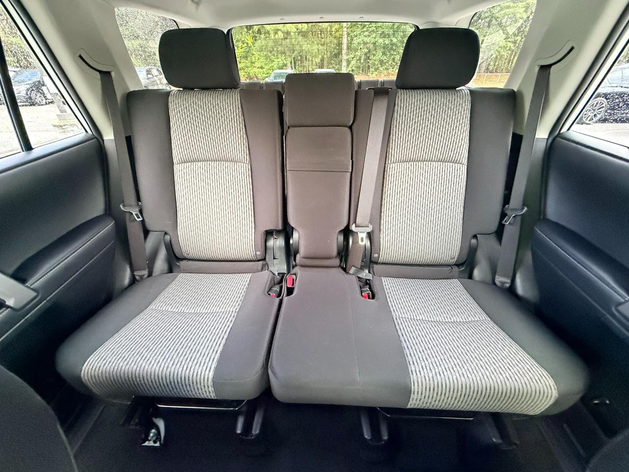 Toyota 4Runner SR5 2024