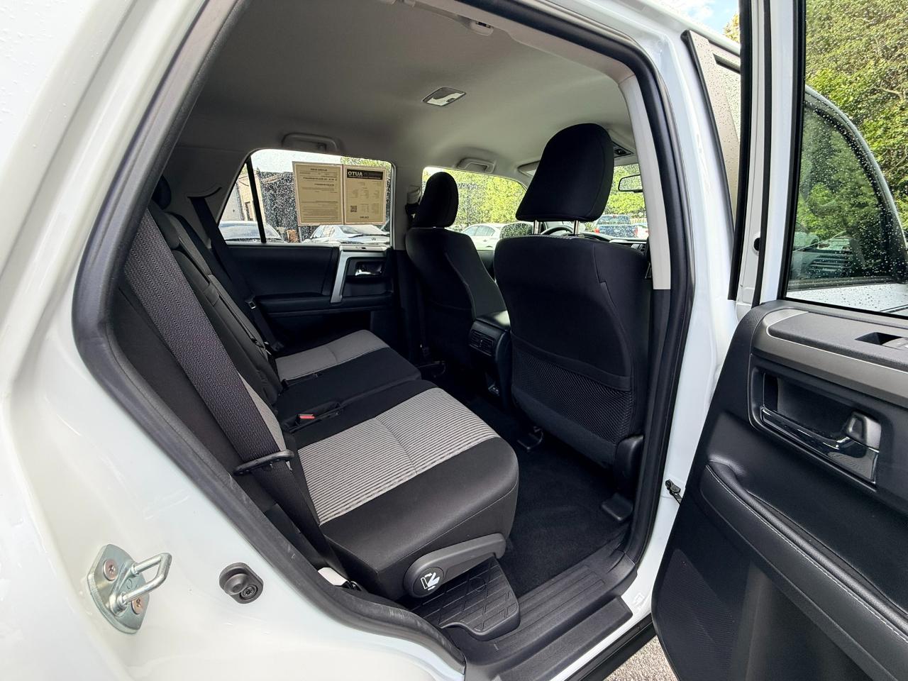 Toyota 4Runner SR5 2024
