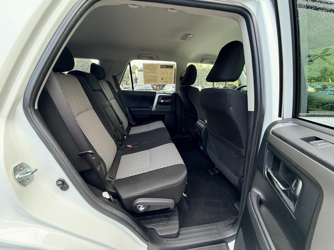 Toyota 4Runner SR5 2024