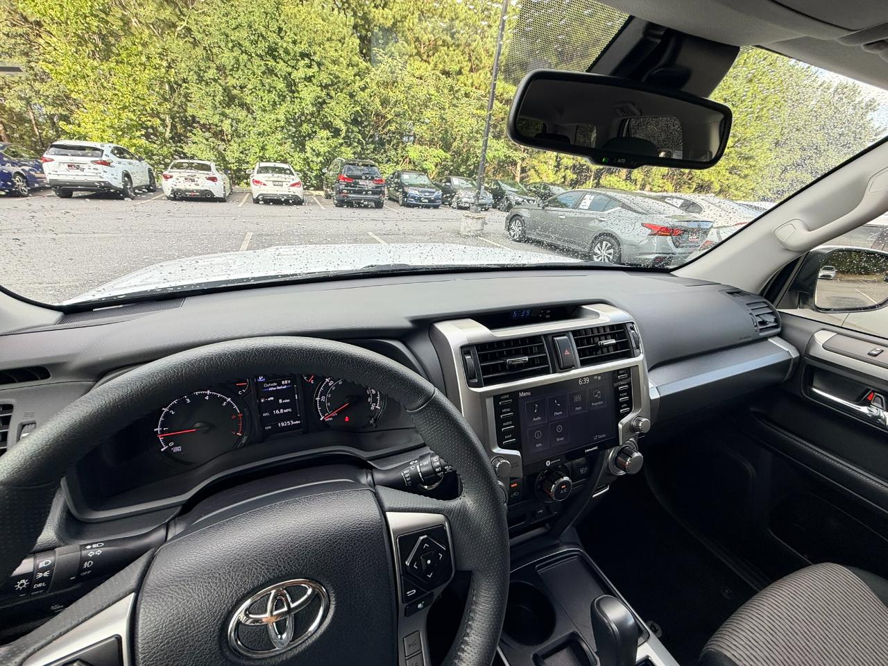 Toyota 4Runner SR5 2024