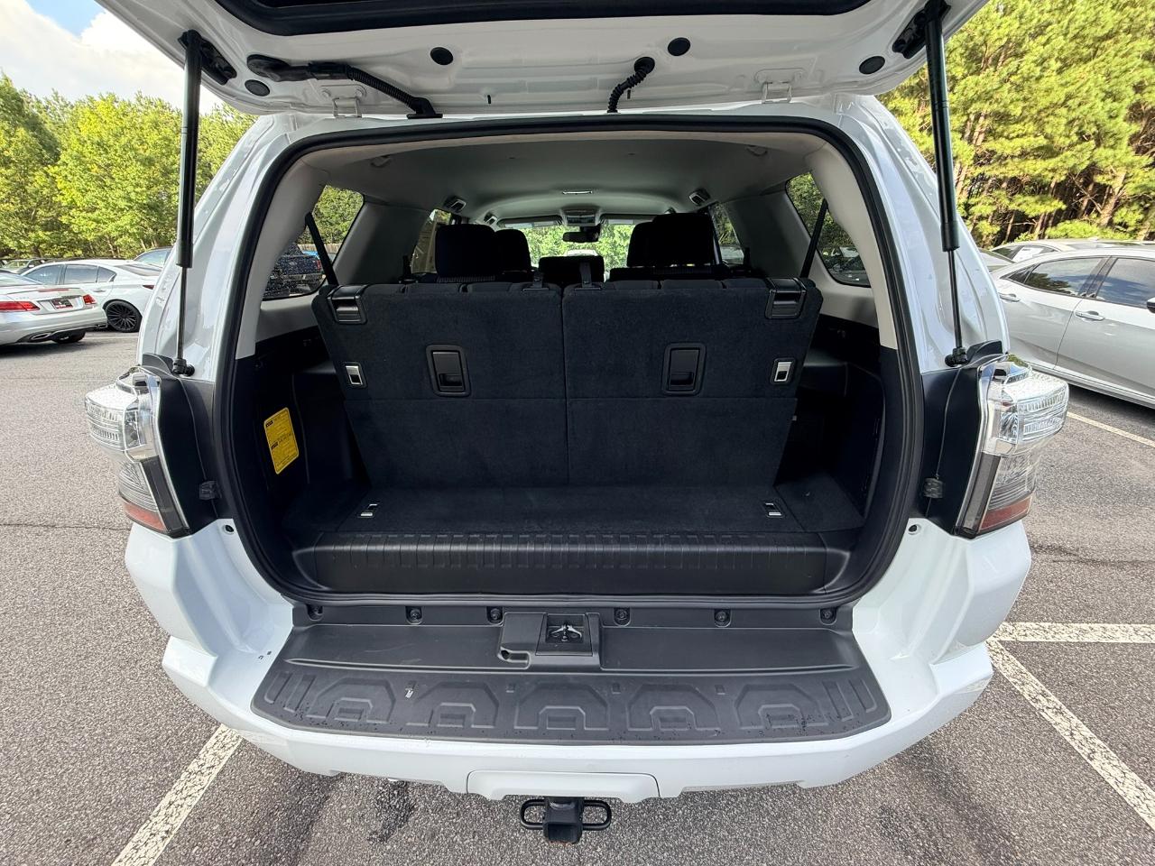 Toyota 4Runner SR5 2024