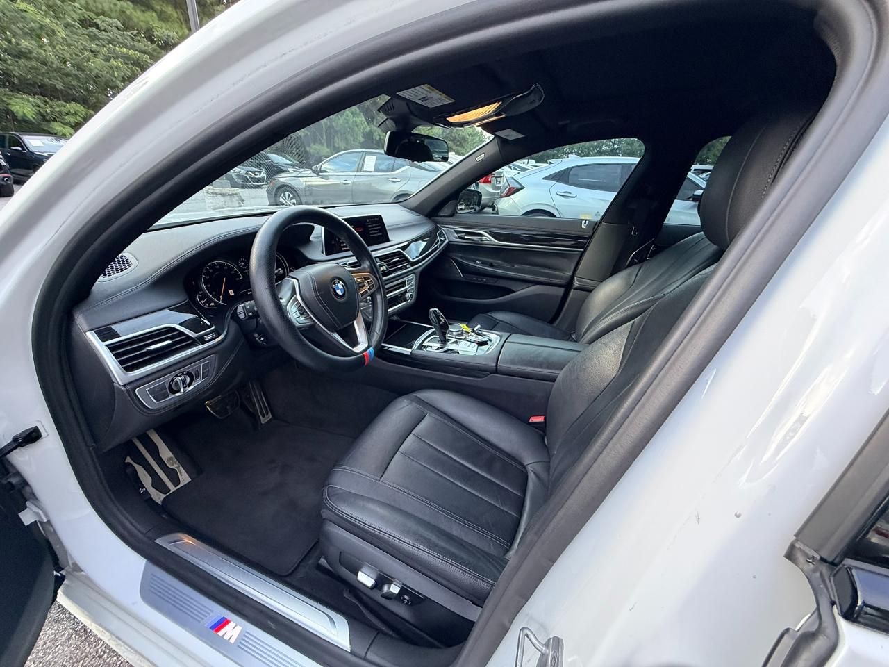 BMW 7-Series 740i 2019