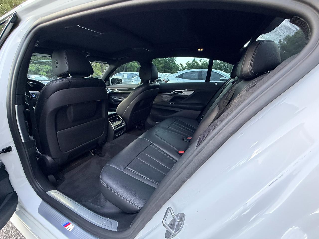 BMW 7-Series 740i 2019