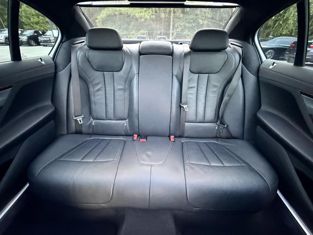 BMW 7-Series 740i 2019