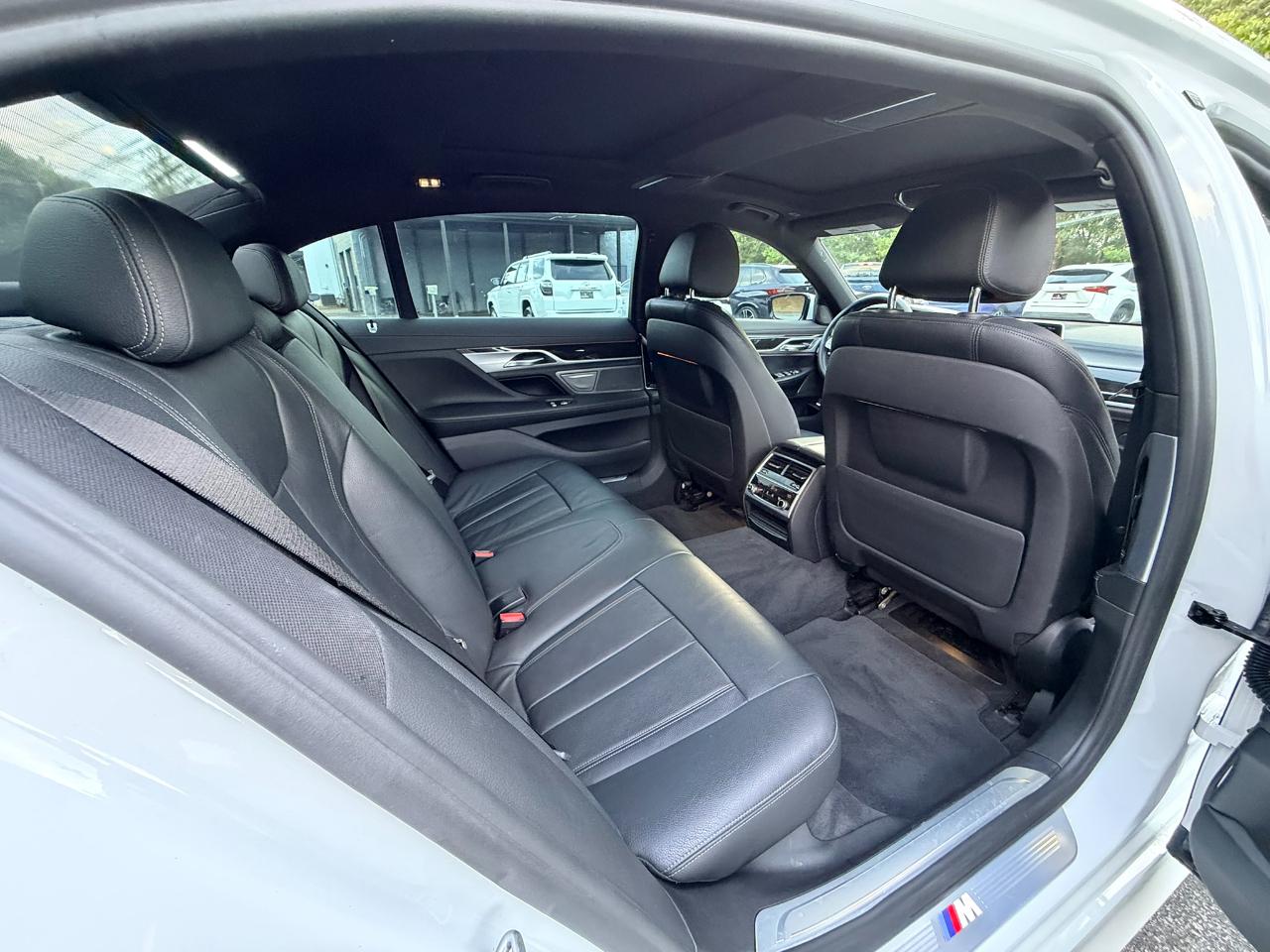 BMW 7-Series 740i 2019