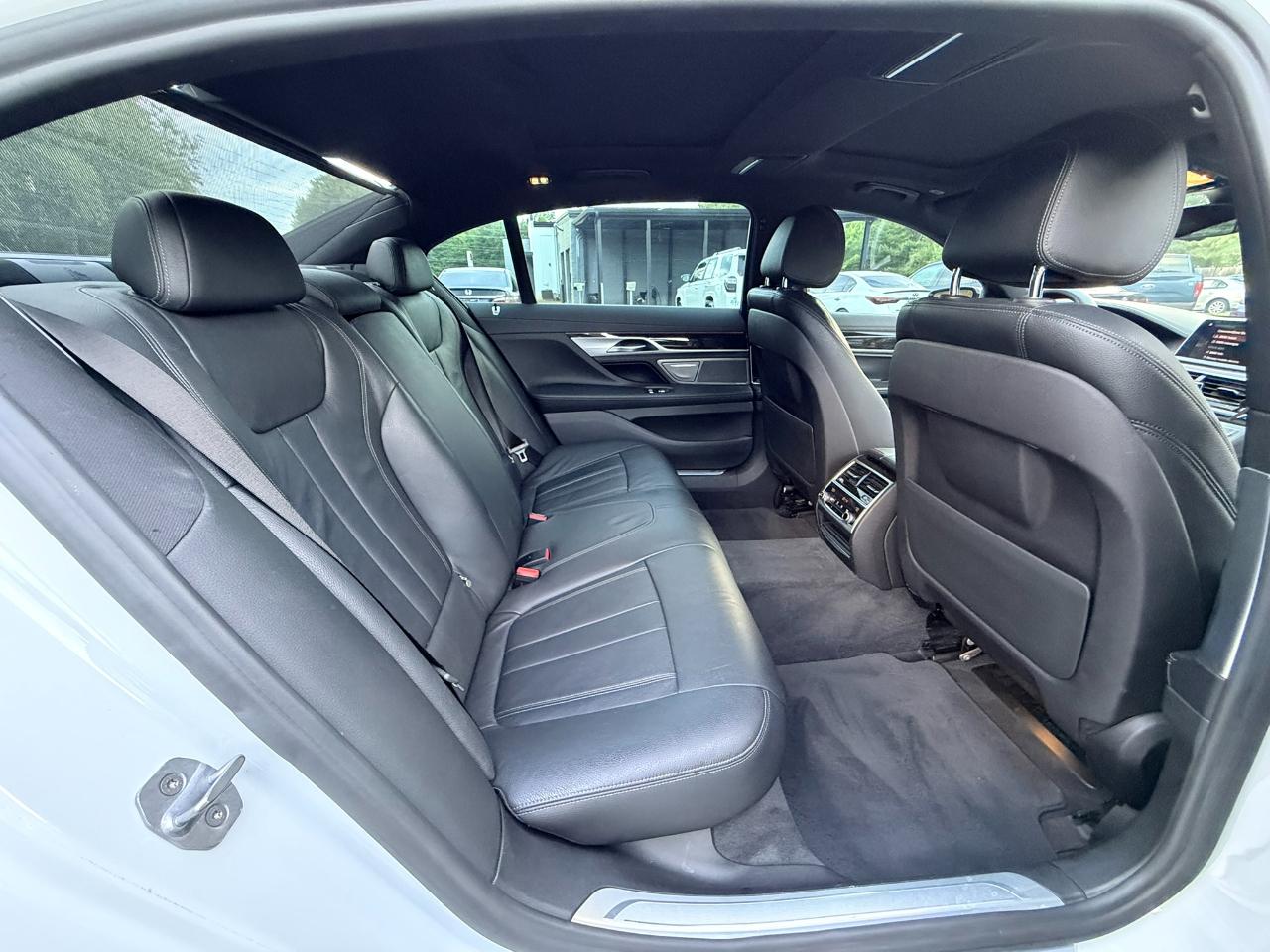 BMW 7-Series 740i 2019