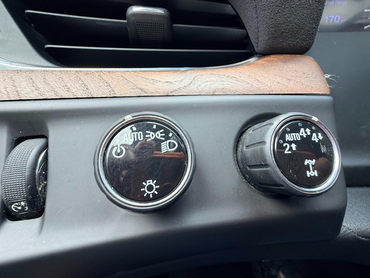Cadillac Escalade ESV Luxury 4WD 2018