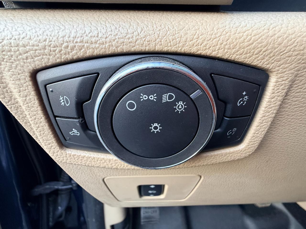 Ford F-150 Lariat SuperCrew 5.5-ft. Bed 4WD 2015