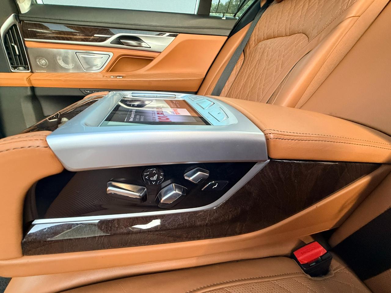 BMW 7-Series 750i xDrive 2020