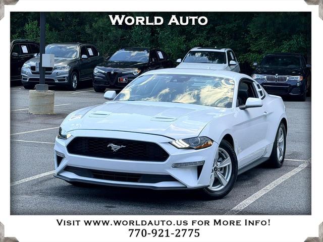 Oxford White 2022 Ford Mustang Coupe Rear-Wheel Drive 6-Speed Manual