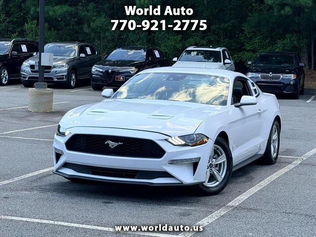 Oxford White 2022 Ford Mustang Coupe Rear-Wheel Drive 6-Speed Manual