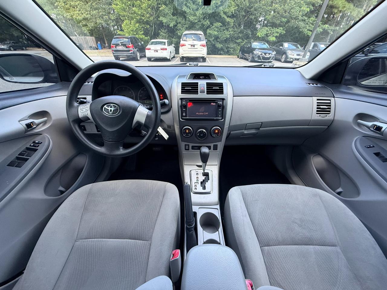Toyota Corolla LE 4-Speed AT 2013