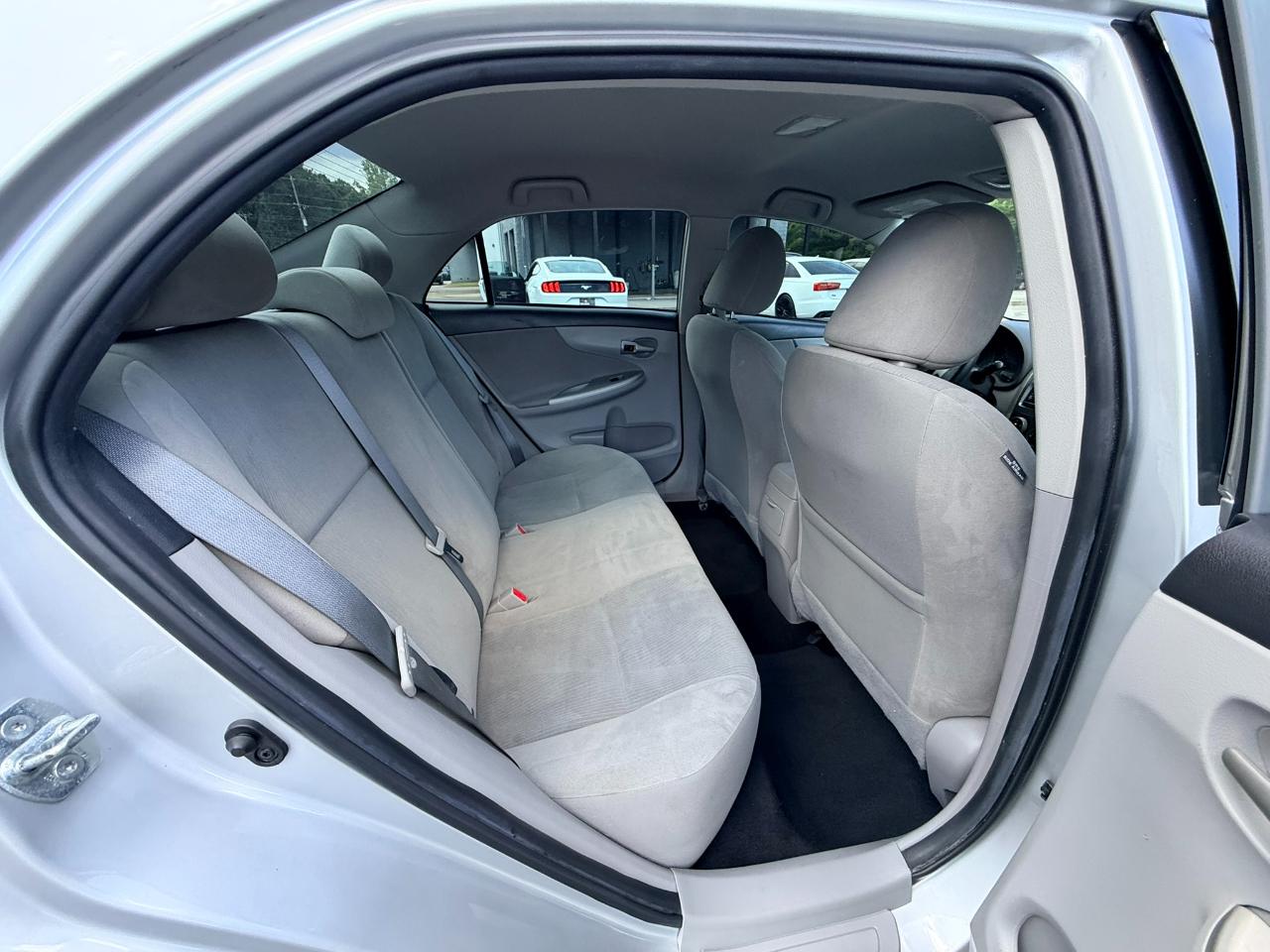 Toyota Corolla LE 4-Speed AT 2013