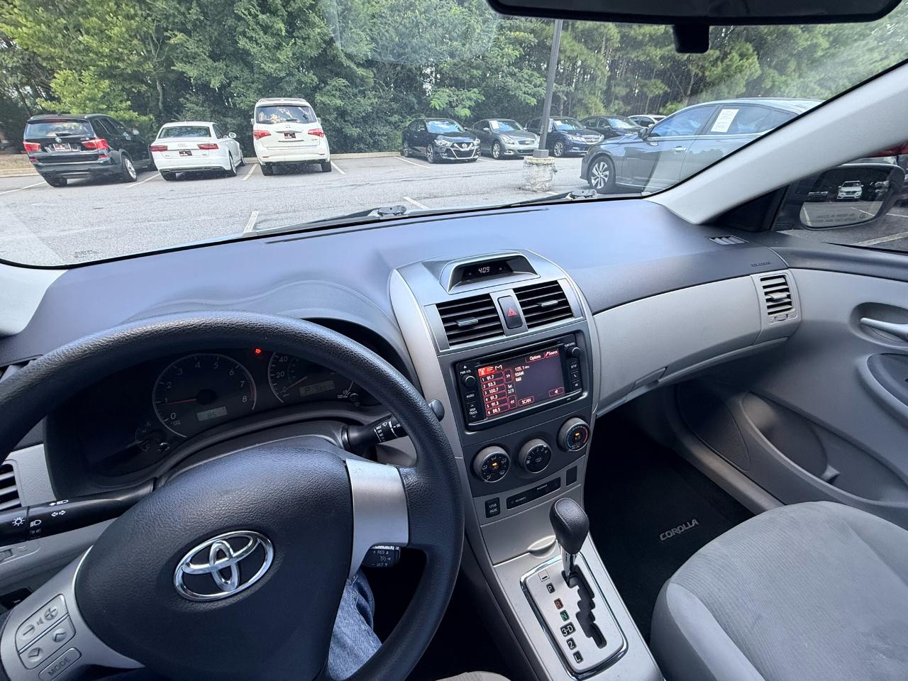 Toyota Corolla LE 4-Speed AT 2013