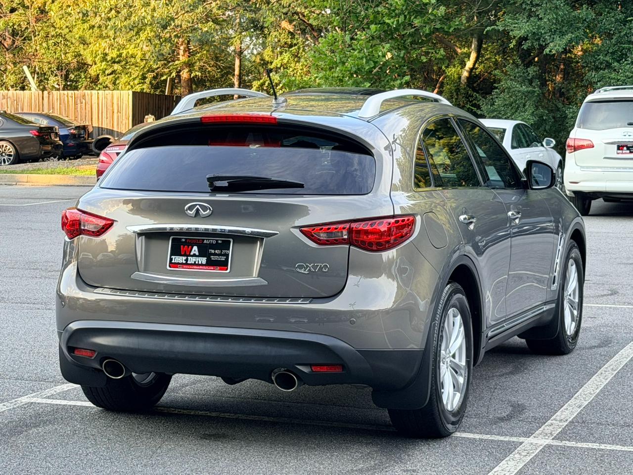 Infiniti QX70 Base 2016
