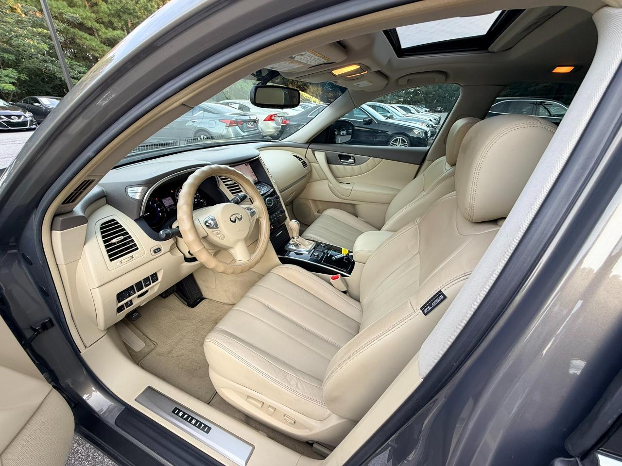 Infiniti QX70 Base 2016