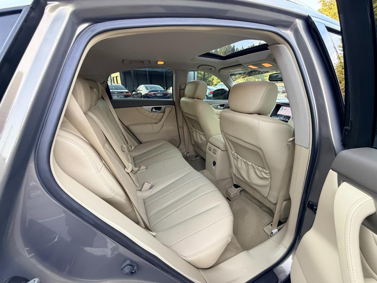 Infiniti QX70 Base 2016