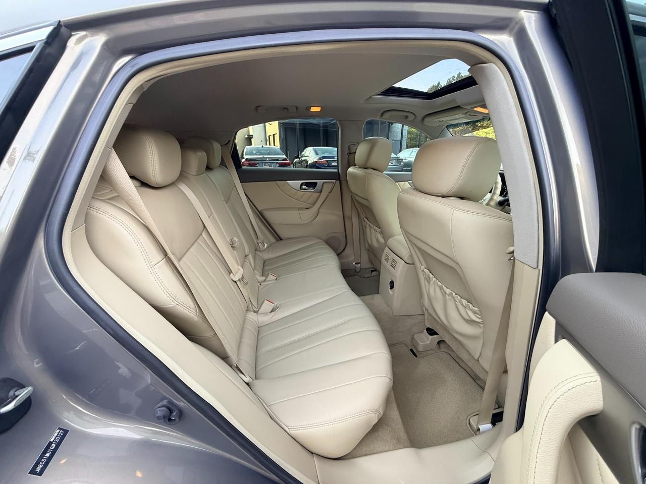 Infiniti QX70 Base 2016