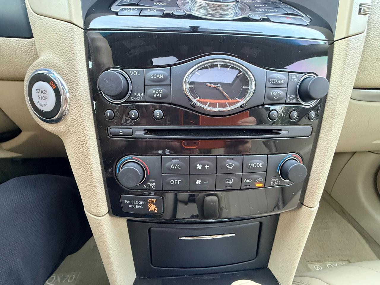 Infiniti QX70 Base 2016