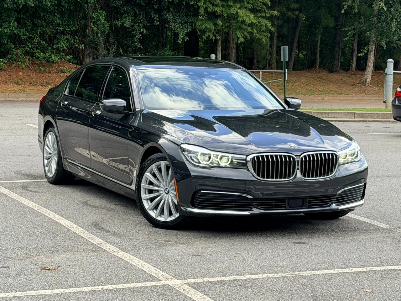 BMW 7-Series 740i 2019