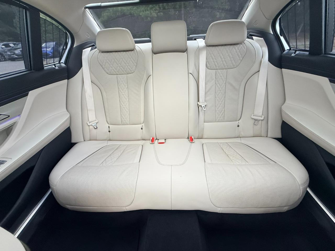 BMW 7-Series 740i 2019