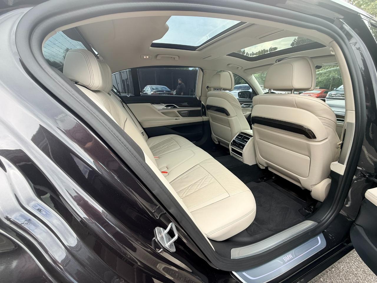 BMW 7-Series 740i 2019