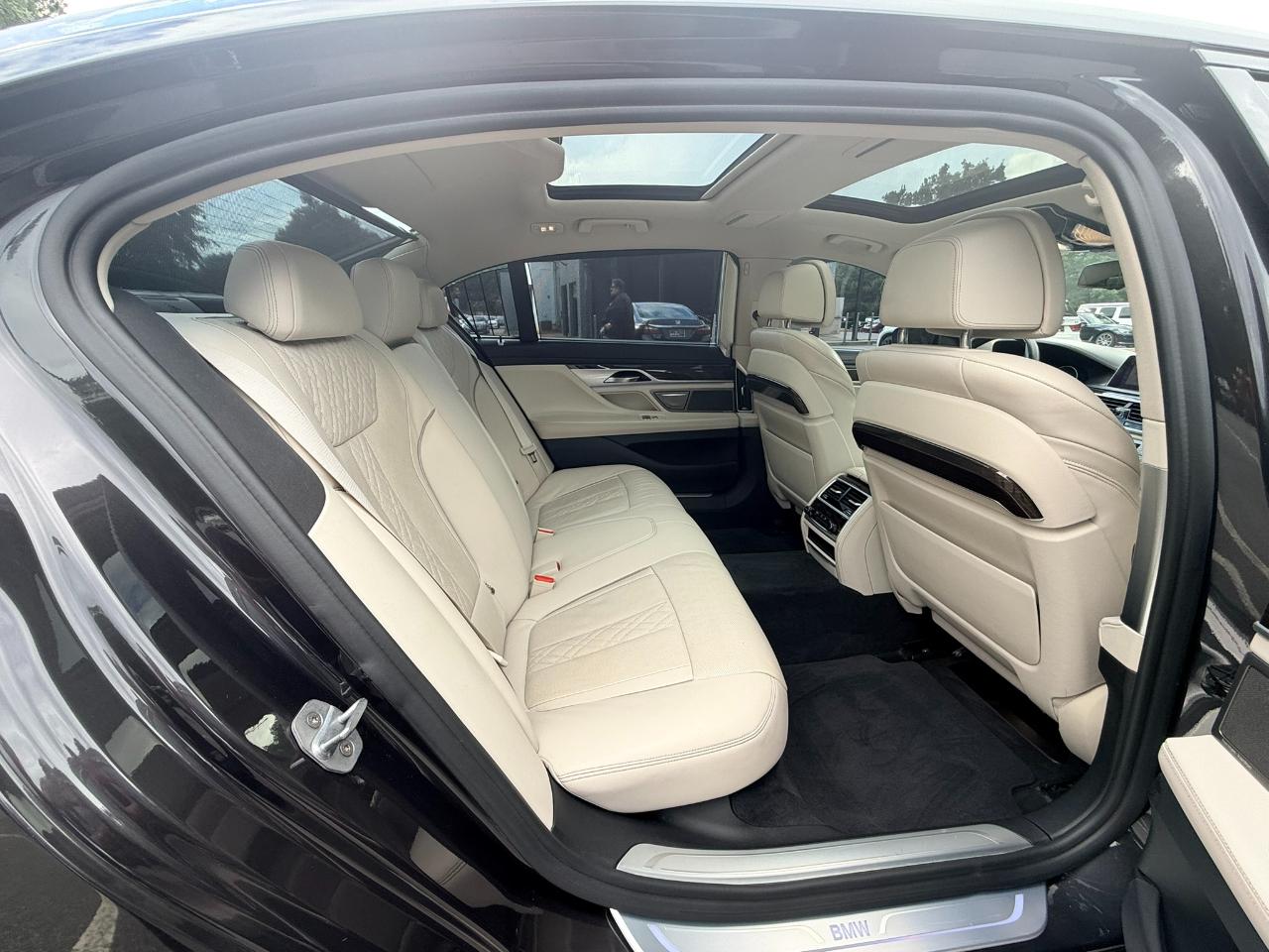 BMW 7-Series 740i 2019