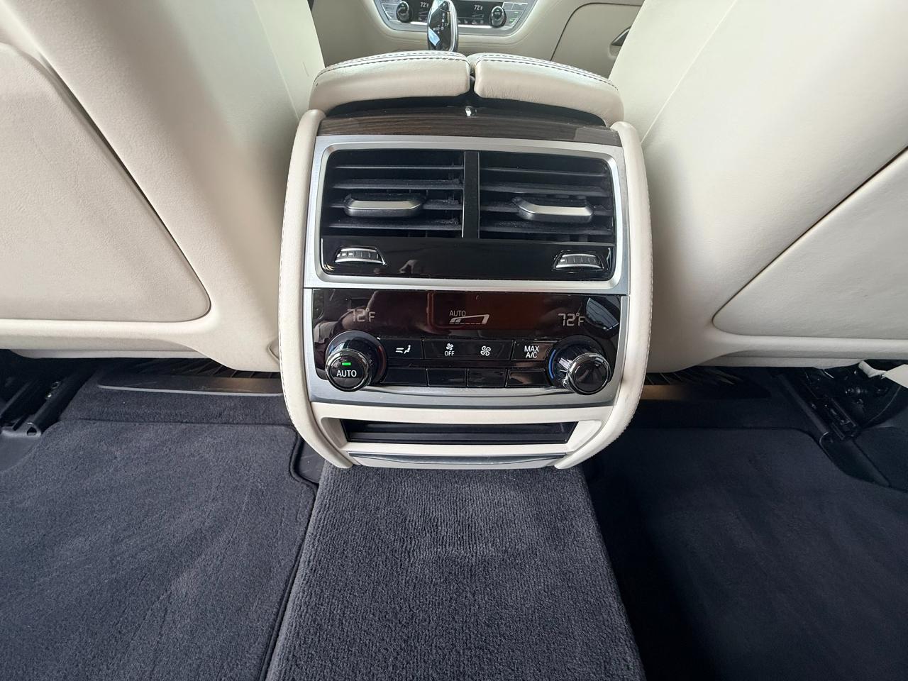 BMW 7-Series 740i 2019