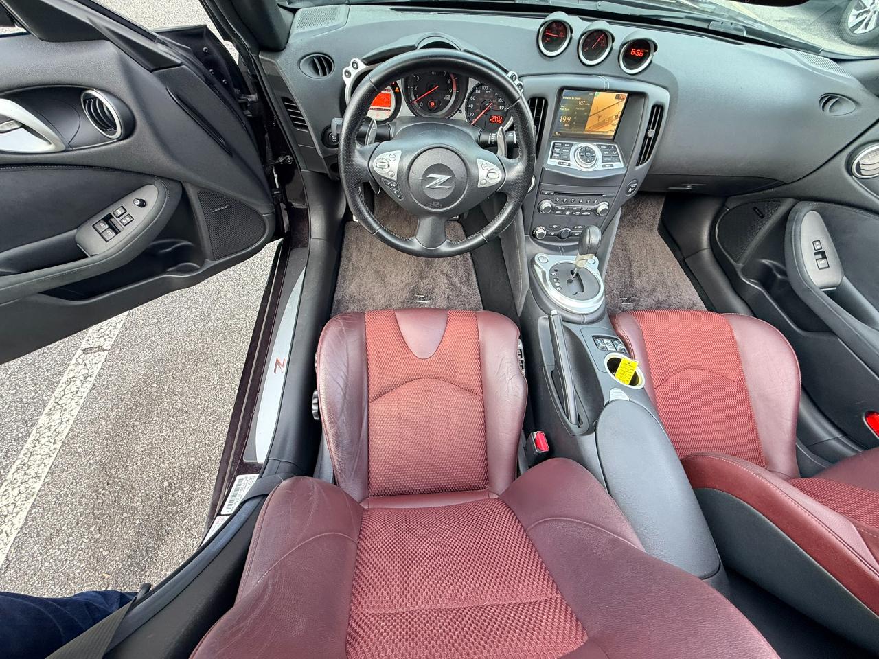 Nissan Z 370Z Touring Roadster 2012