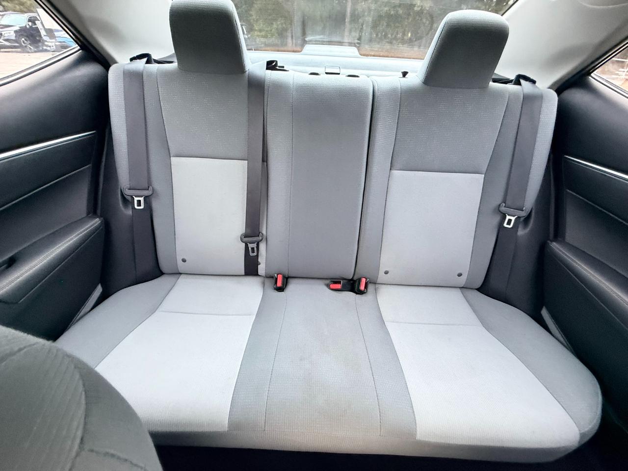 Toyota Corolla L 4-Speed AT 2016