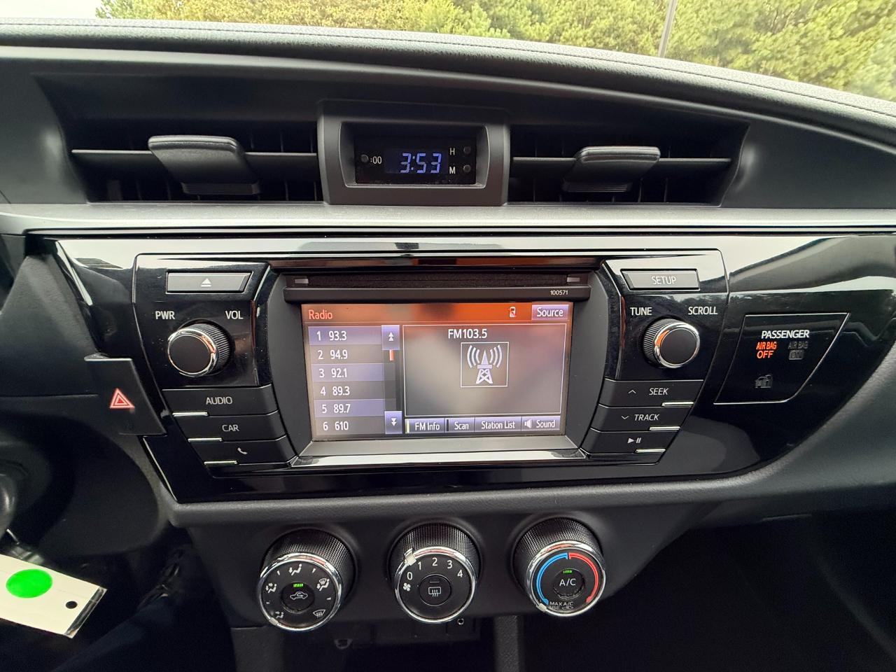 Toyota Corolla L 4-Speed AT 2016