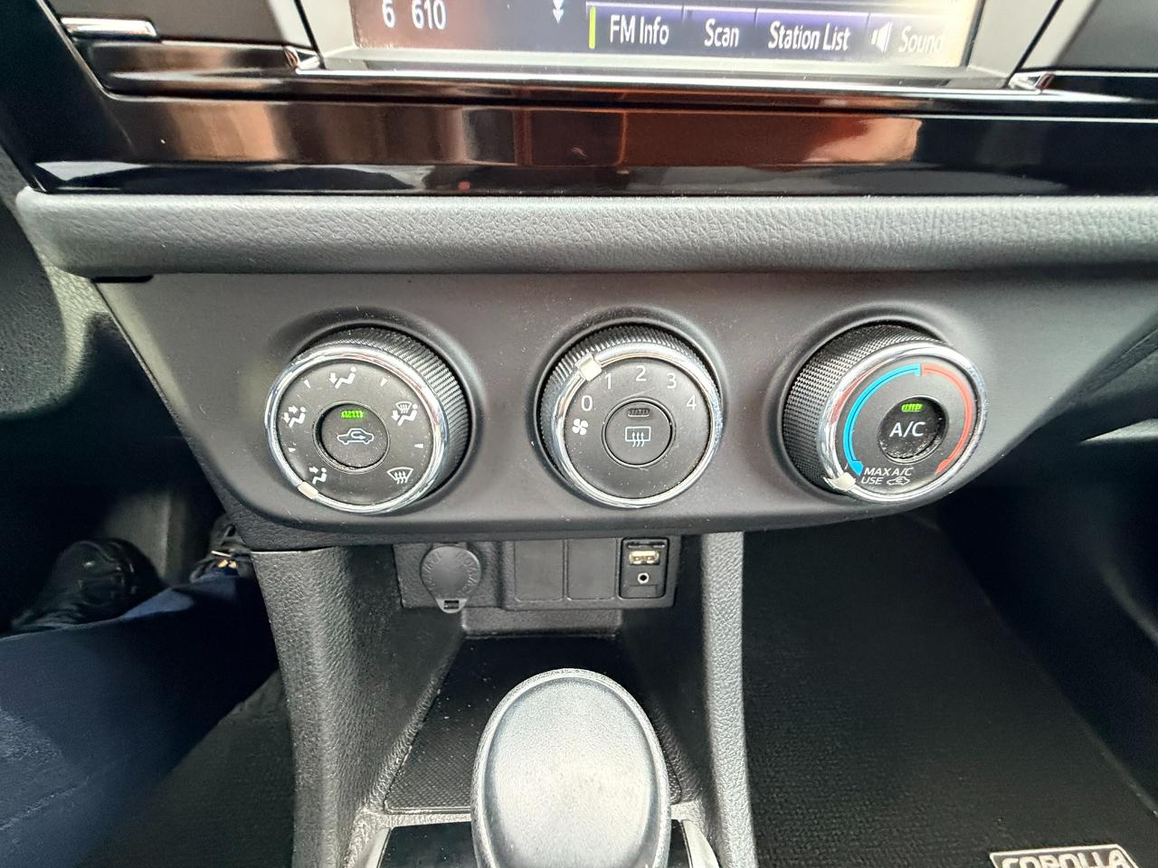 Toyota Corolla L 4-Speed AT 2016