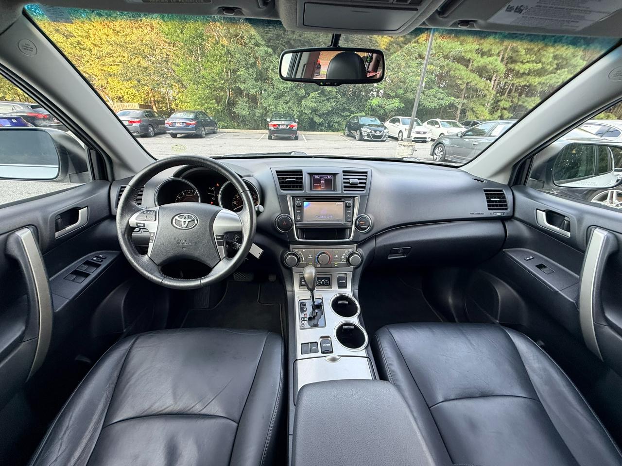 Toyota Highlander SE FWD V6 2013