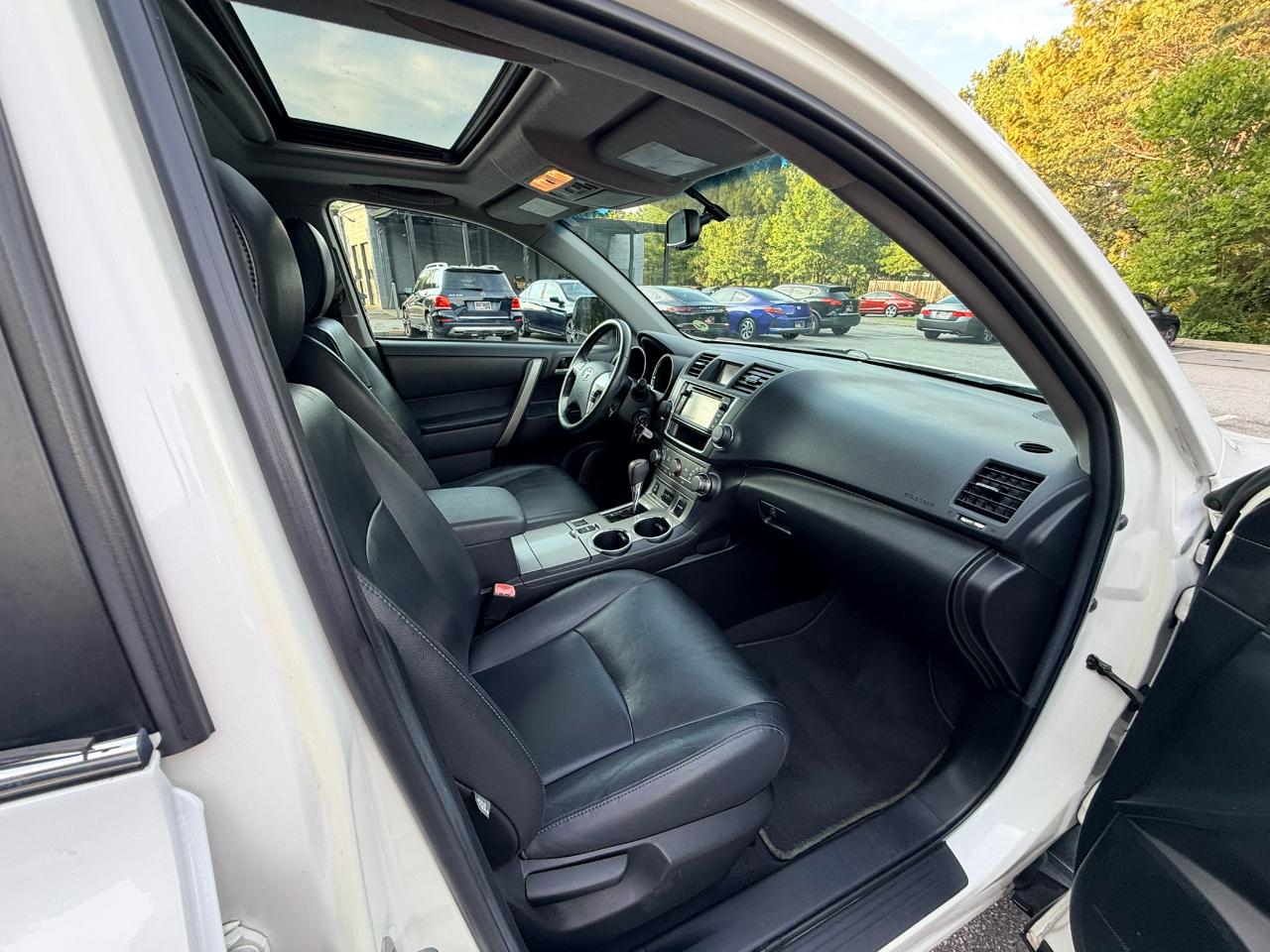 Toyota Highlander SE FWD V6 2013