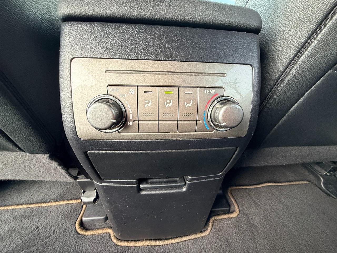Toyota Highlander SE FWD V6 2013