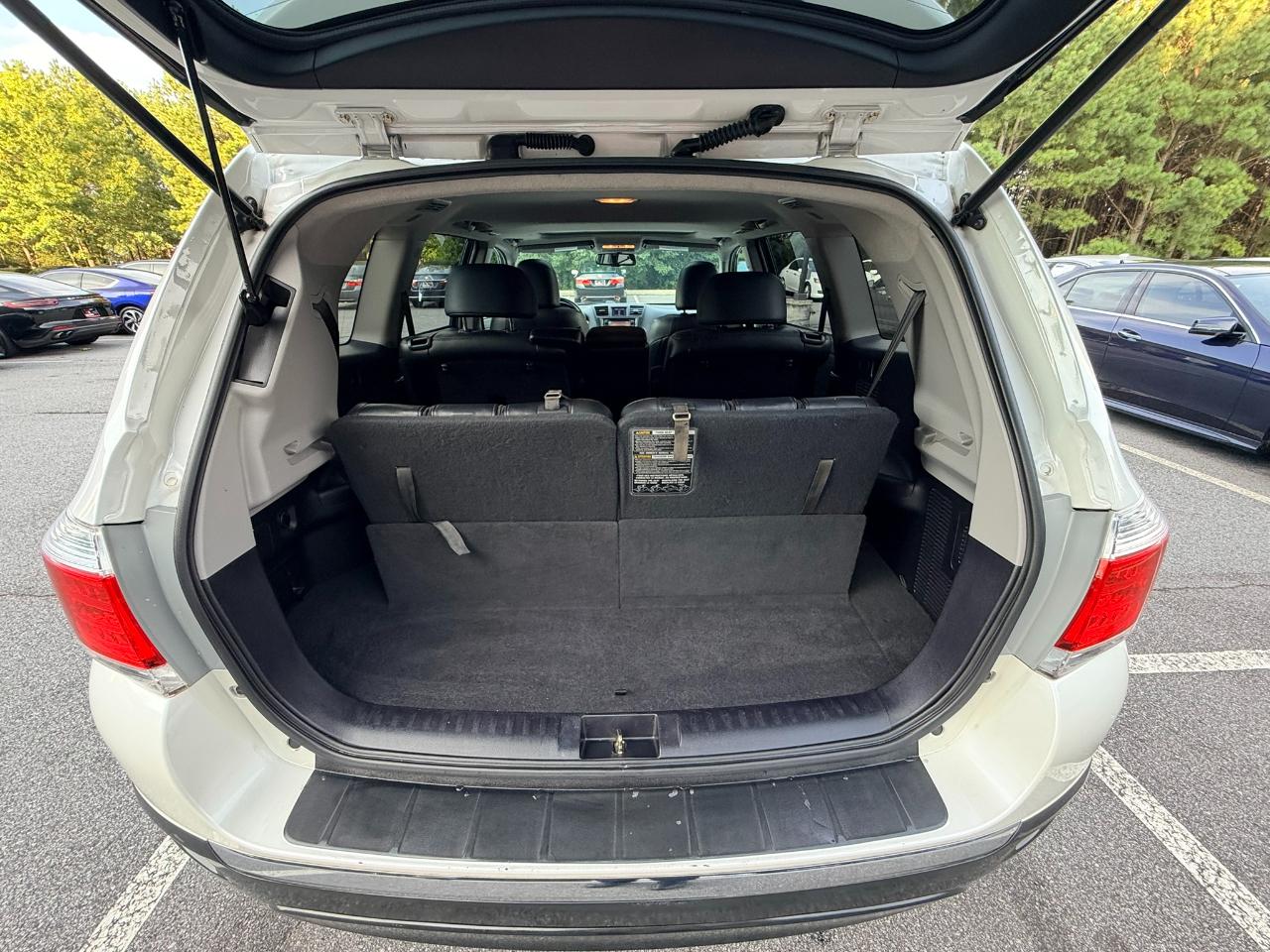 Toyota Highlander SE FWD V6 2013