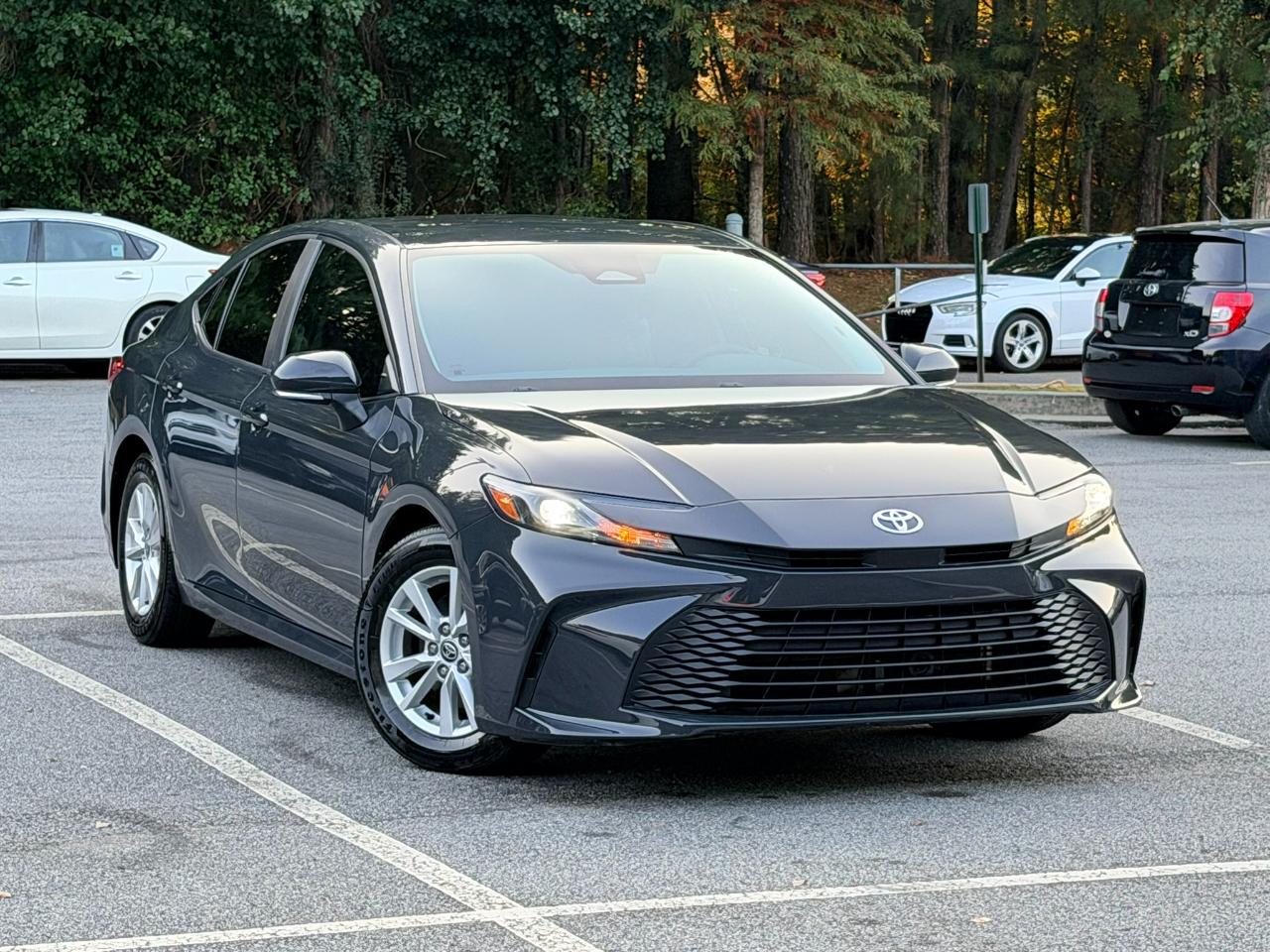 Toyota Camry Hybrid LE 2025