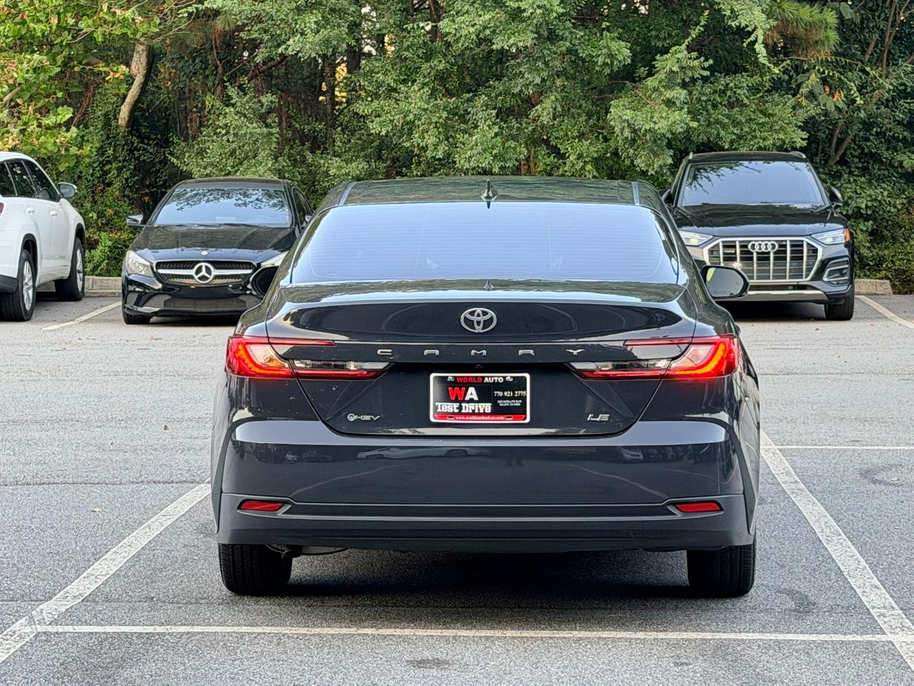 Toyota Camry Hybrid LE 2025