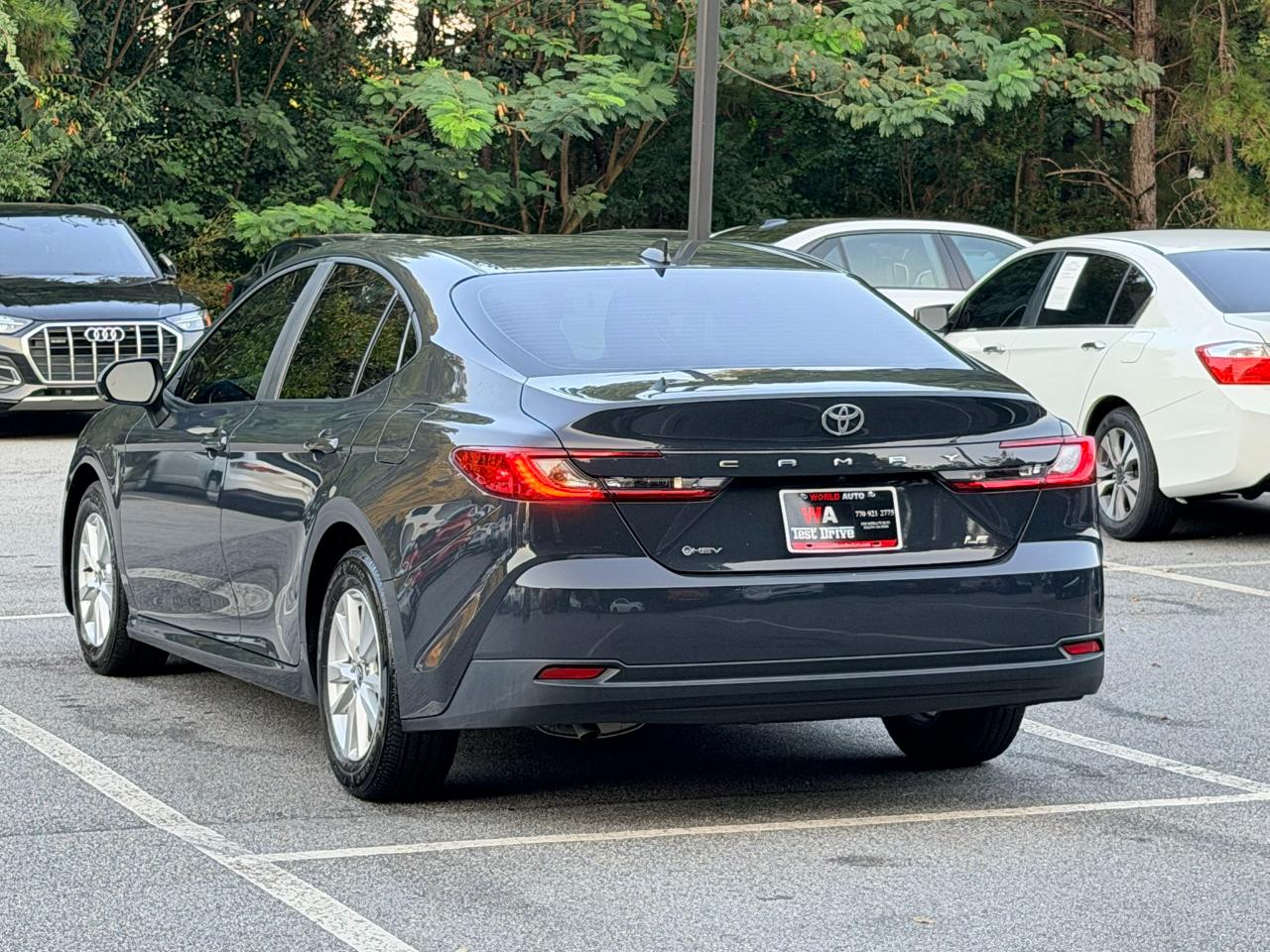 Toyota Camry Hybrid LE 2025