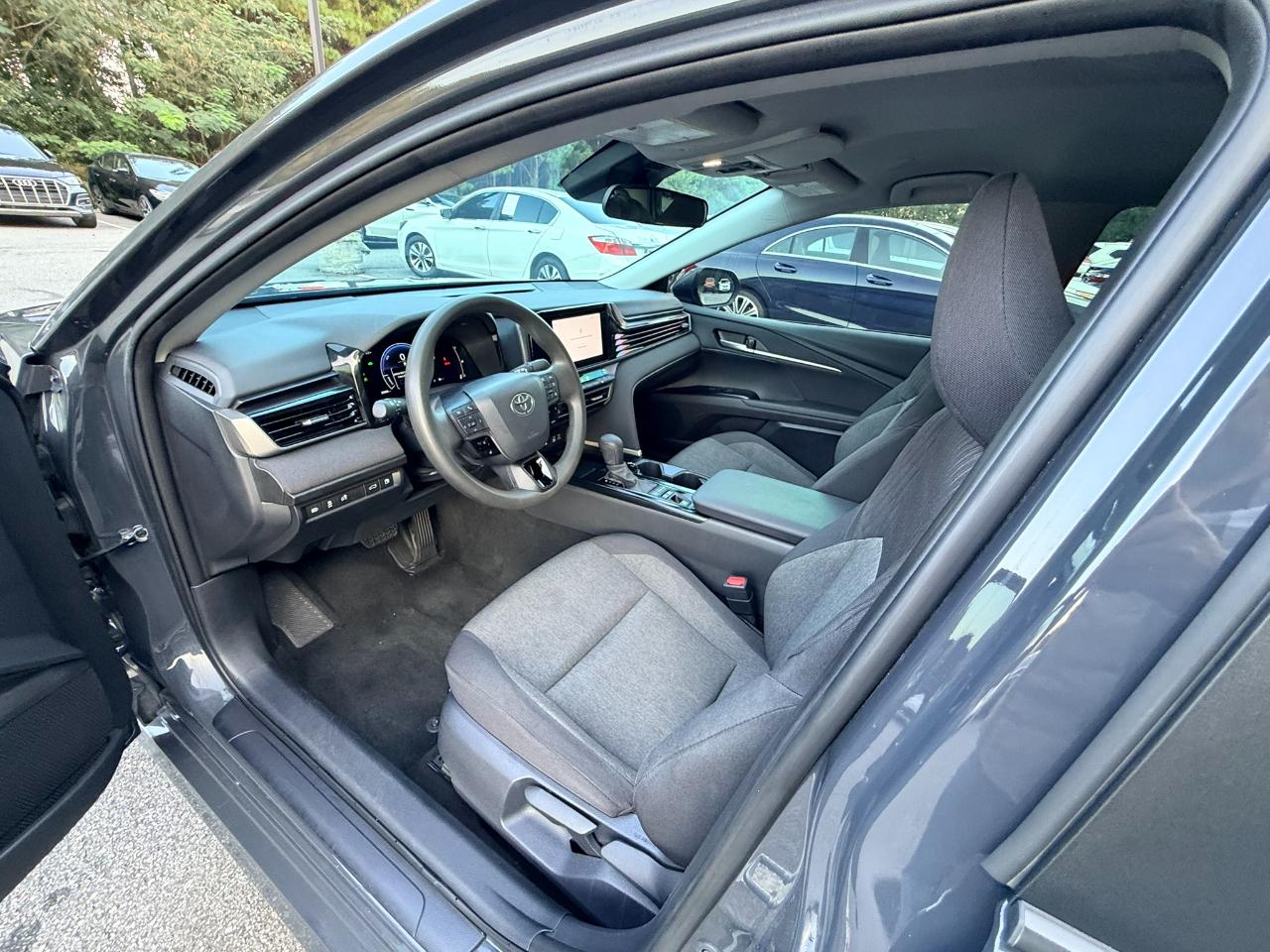 Toyota Camry Hybrid LE 2025