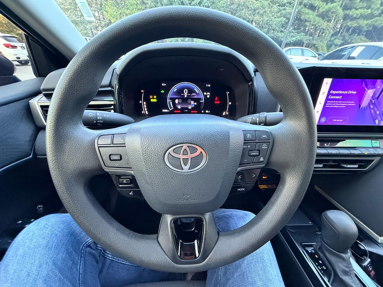 Toyota Camry Hybrid LE 2025