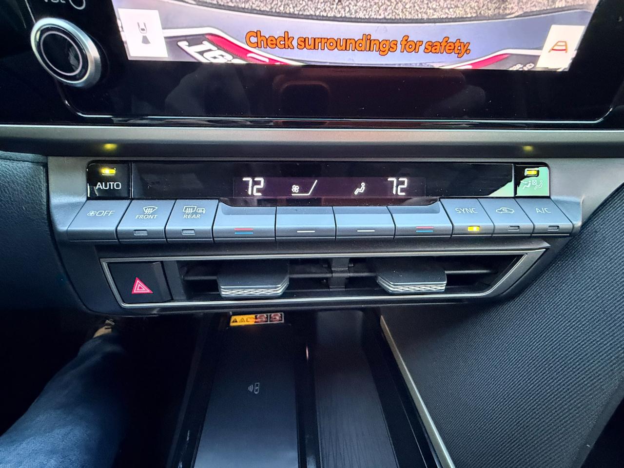 Toyota Camry Hybrid LE 2025