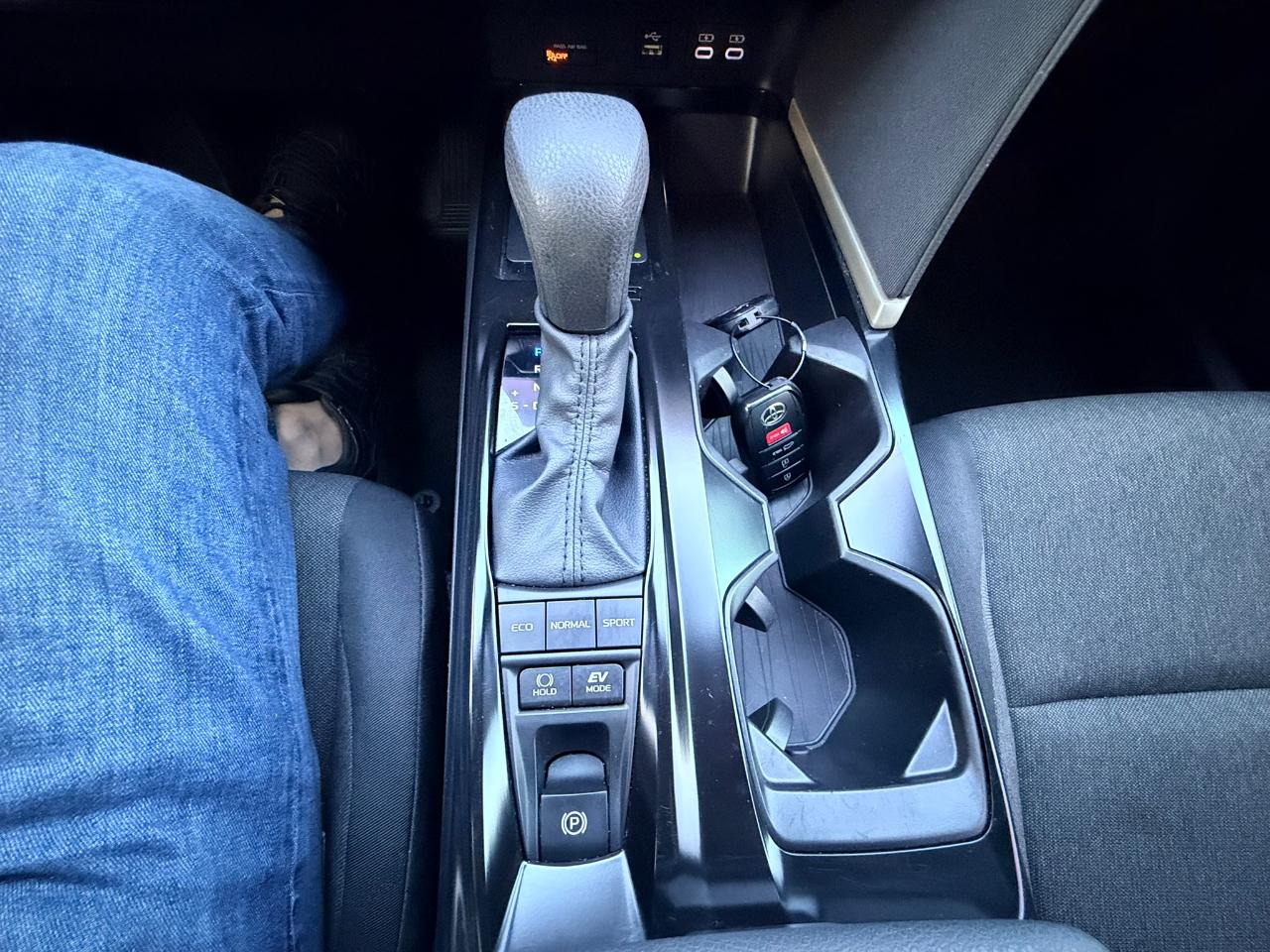 Toyota Camry Hybrid LE 2025