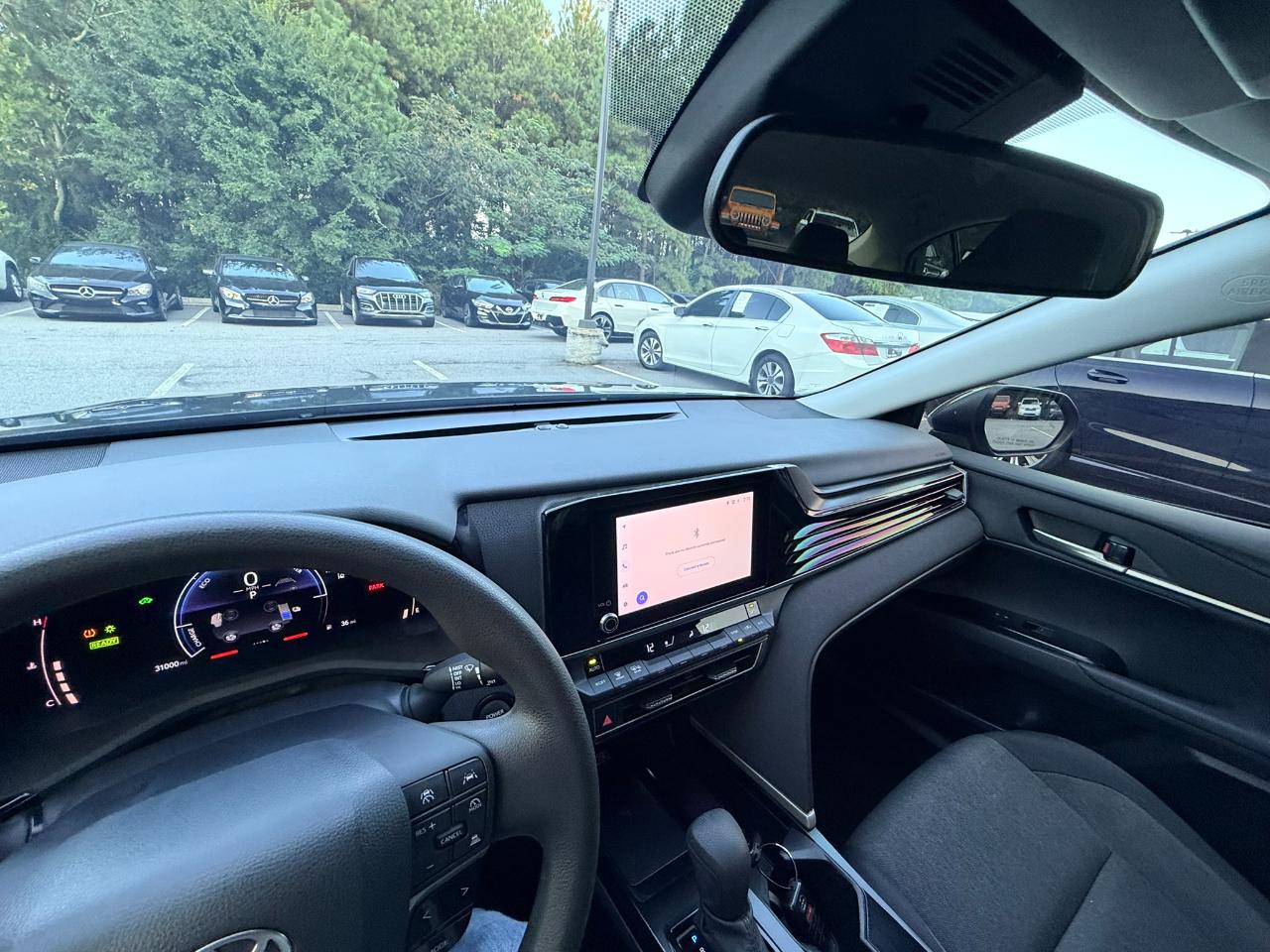 Toyota Camry Hybrid LE 2025