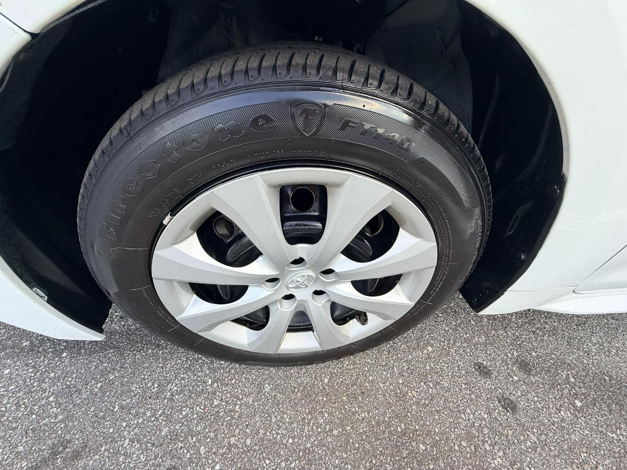 Toyota Corolla LE 2024