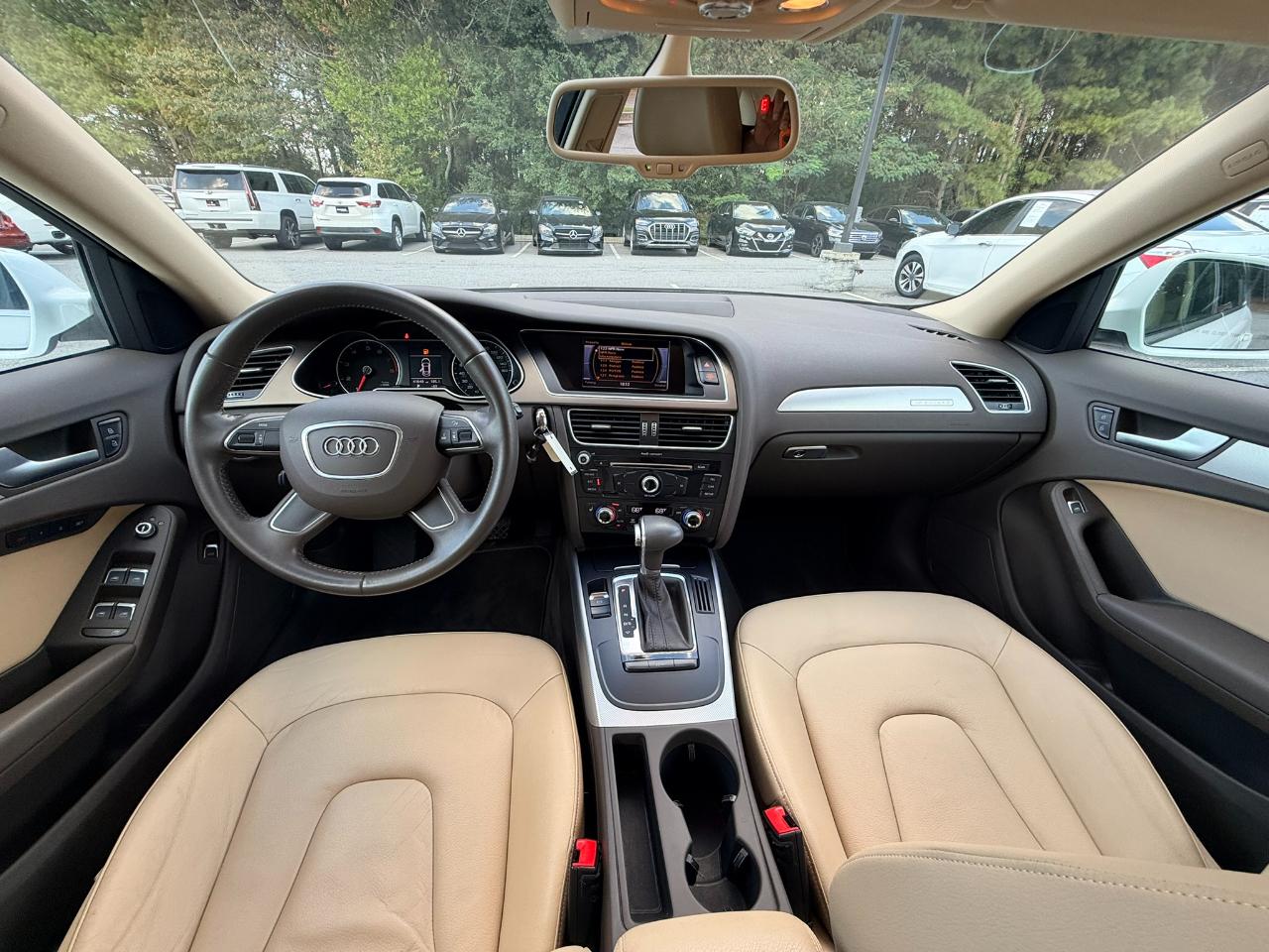 Audi A4 photo 2