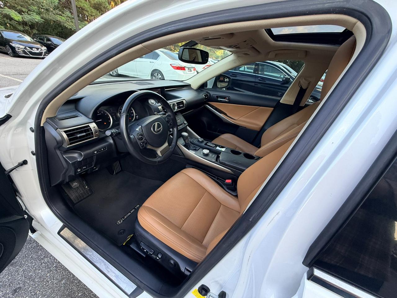 Lexus IS 200t 2016