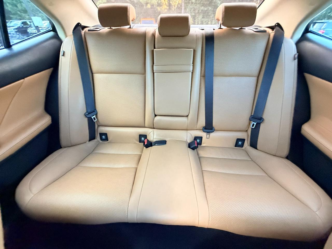 Lexus IS 200t 2016